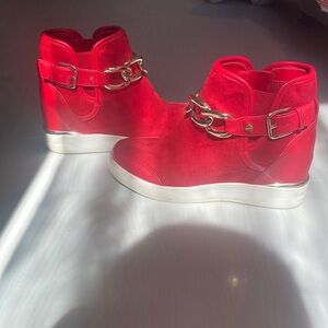 ALDO 6.5 Cherry Red Suede Gold Chain Wedge Sneakers